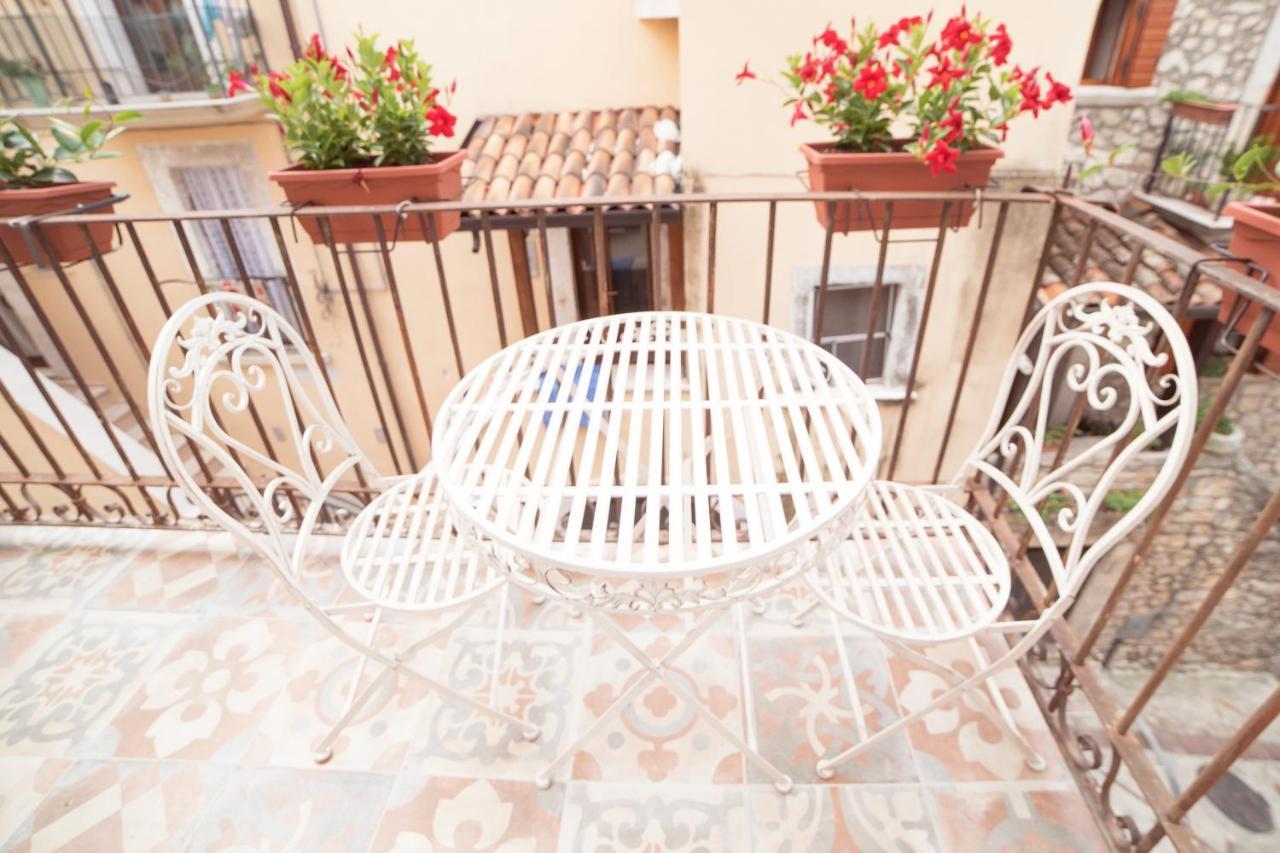 Aria Di Vico Aparthotel Vico Del Gargano Exterior foto