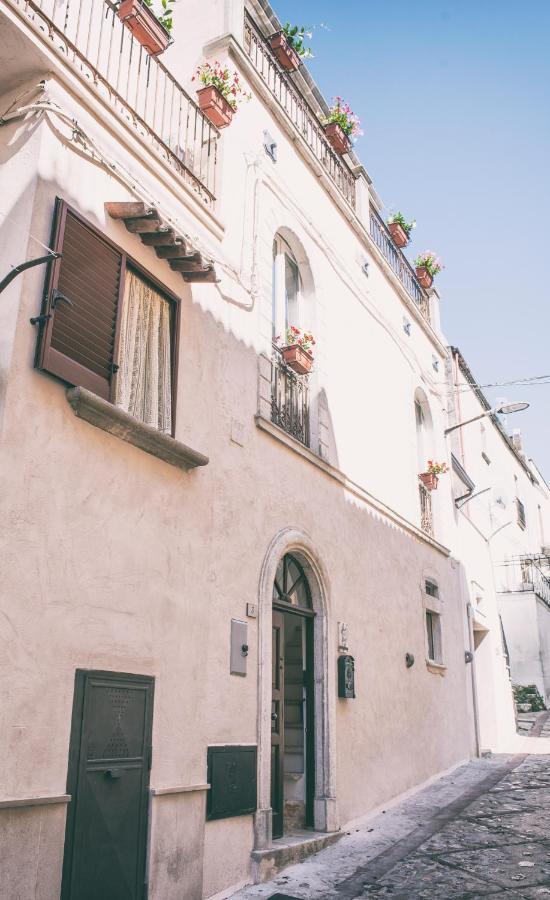 Aria Di Vico Aparthotel Vico Del Gargano Exterior foto